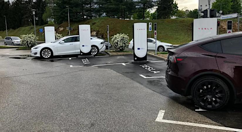 Jön a virtuális sorban állás az elektromos töltőknél