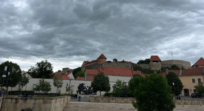 Folytatódik a viharos időjárás: jégeső és viharos szél csaphat le Hevesre