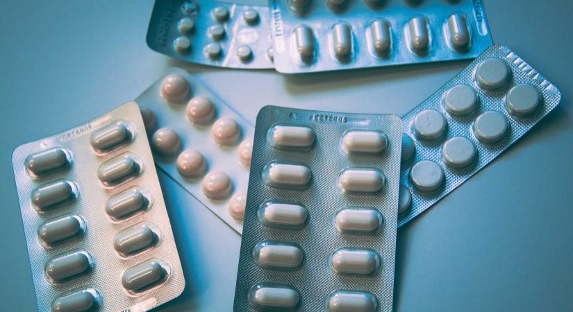 Hamis gyógyszerekkel csaptak be több mint 30 ezer embert: 14 millió lej a kár