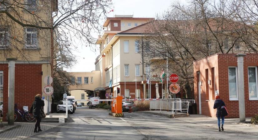Folyosószakaszokat zárnak le a Markusovszky-kórházban