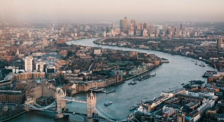 Meglepően erős adat érkezett Nagy-Britanniából – Nőtt a brit gazdaság teljesítménye