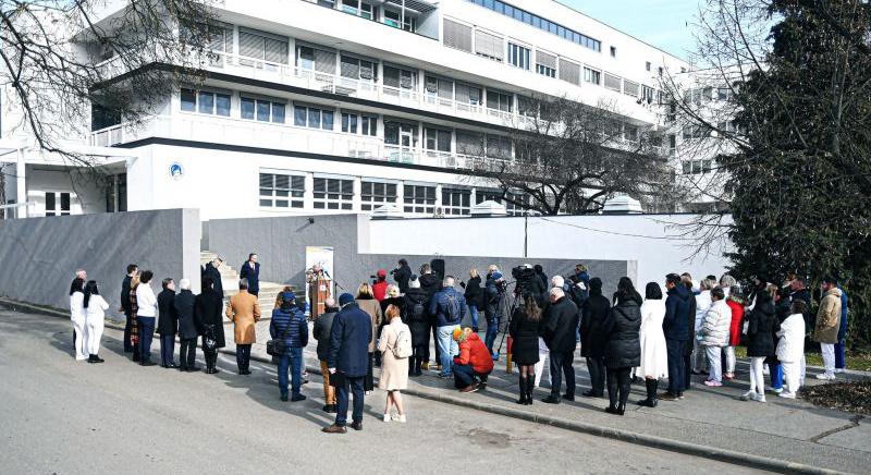 Kiújult a veszélyhelyzet, ismét kötelező a maszkviselés