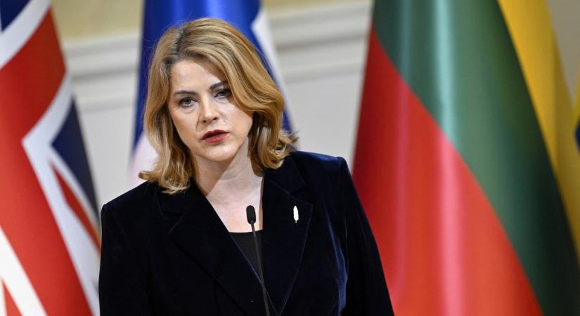 Lezuhant ukrán drónok miatt összeomlott a lett kormány