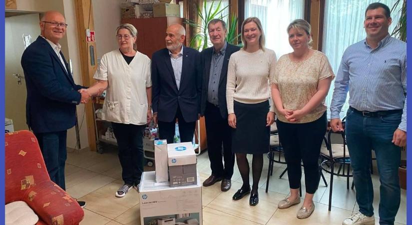 Újabb támogatás a Hospice-háznak: ezúttal a mosonmagyaróvári Rotary klub segített