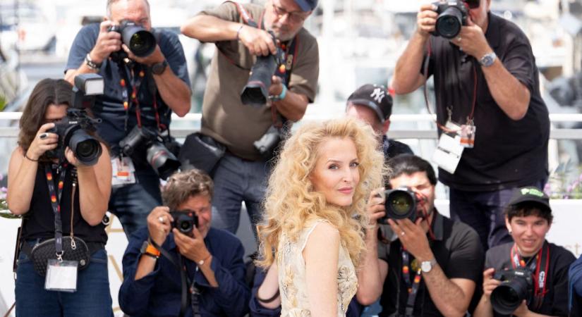 Gandalfnak öltözött nézők a Peter Jackson-interjún, Gillian Anderson káprázatos bevonulása – folytatódik a Cannes-i Filmfesztivál
