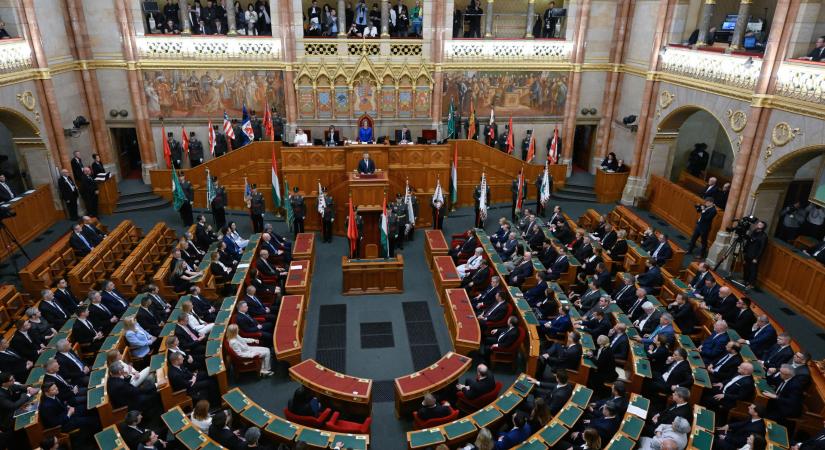 Átadás-átvétel: teljesen átrajzolták a minisztériumok szerepköreit