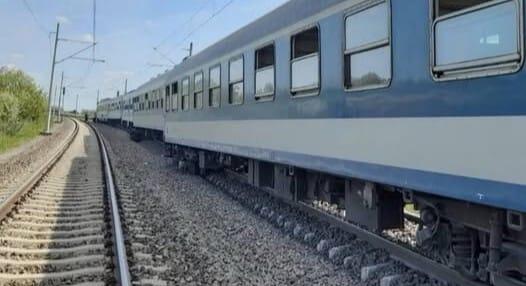 Gyománál kisiklott négy vasúti kocsi, Vitézy Dávid elindult a helyszínre