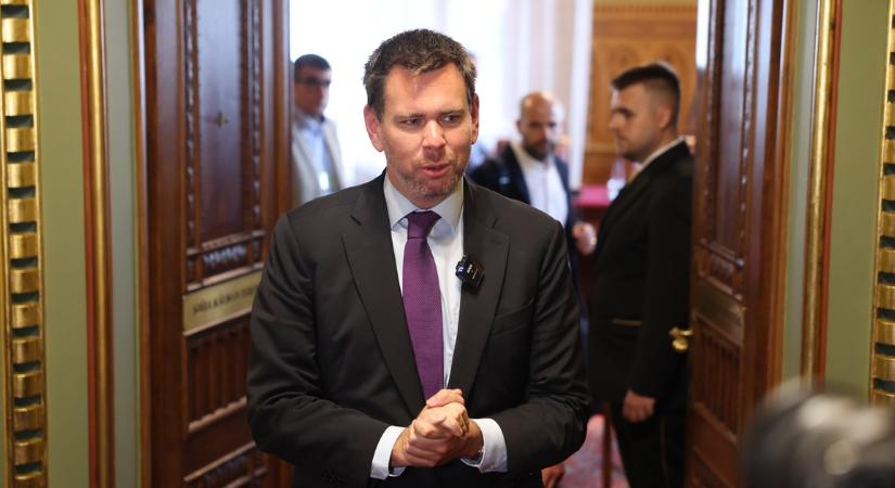 "Valahol dolgozni kell" - Kiderült, hová költözik be Vitézy Dávid minisztériuma