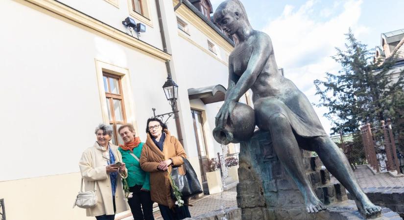 Május 13-án lett volna százéves R. Kiss Lenke, a Zsuzsi szobor megalkotója (galéria)
