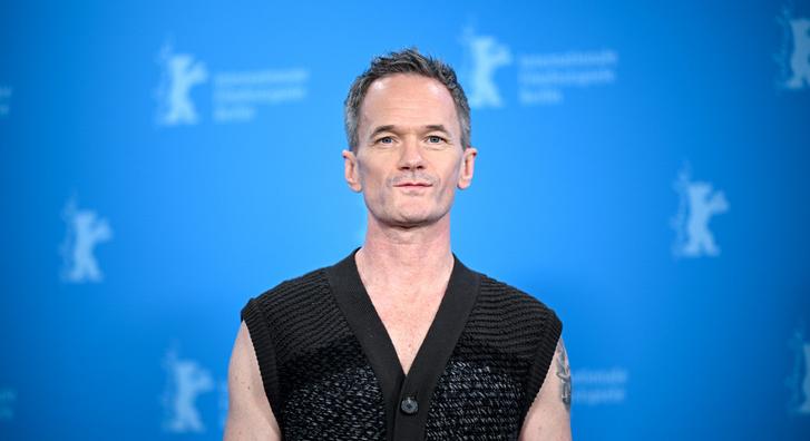 Neil Patrick Harrist ritkán látott tinédzser gyermekei kísérték el egy díjátadóra, humorukat is megcsillogtatták