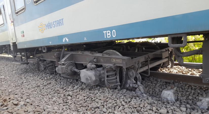 Kisiklott egy InterCity: sérültek is vannak