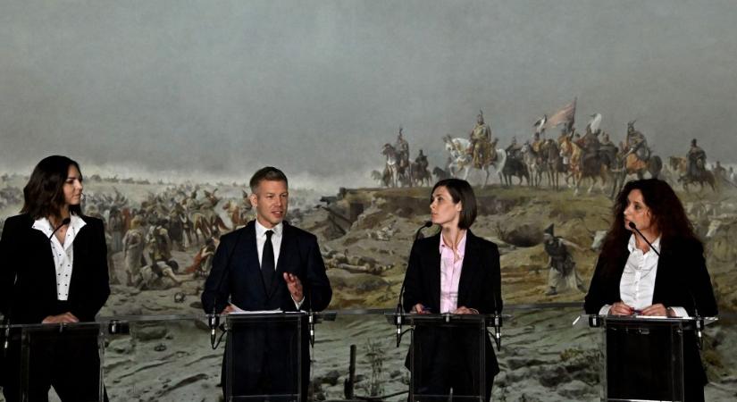 Németh Balázs szerint az új kormány első sajtótájékoztatóján a vakuk szétsütötték a Feszty-körkép festékrétegét, az emlékpark viszont azt közölte, semmi baja nem lett a festménynek