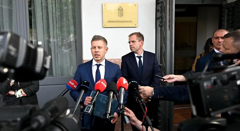 Magyar Péter: Megtörtént a minisztériumi átadás-átvétel