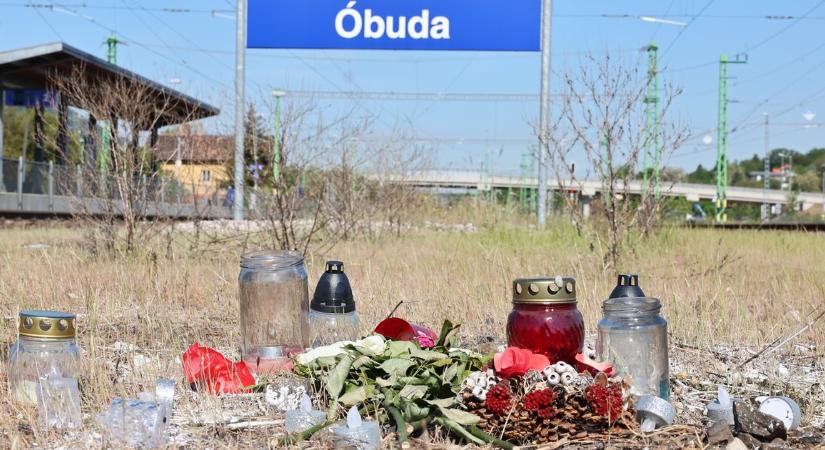 Egyetlen tragikus pillanat - Telefonálás közben lépett vonat elé az ELTE kollégiumi HÖK elnöke - így érte a végzetes baleset Rékát, intő példa mindenkinek