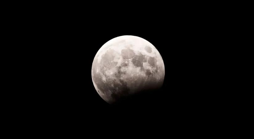 A NASA bejelentette: 7 év múlva emberek költözhetnek a Holdra