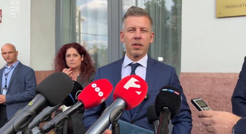 Magyar Péter vizsgálatot ígért a leköszönő miniszterekkel szemben