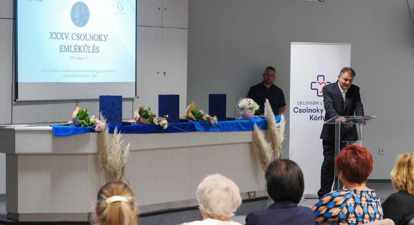 Csolnoky-emlékéremmel ismerték el a kórház kiemelkedő teljesítményt nyújtó dolgozóit (galéria)