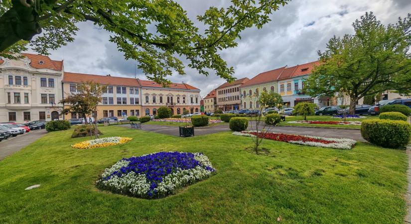Ismét napirenden Kézdivásárhely főterének jövője: a szökőkút sorsa is vitát gerjeszt