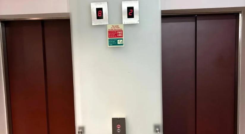 Nagy Márton volt minisztériumi épületében mától nem csak a miniszteri szintre jár majd a jobb oldali lift