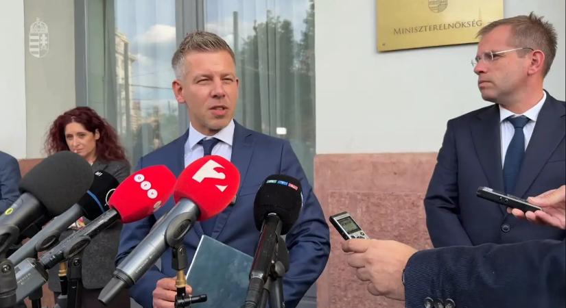 „A főleltáros nem volt itt” – Magyar Péter kemény hangvételű átadás-átvételt tartott