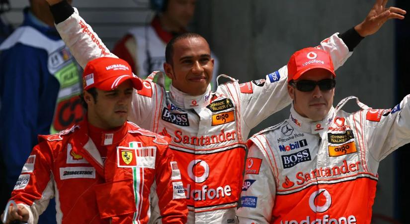 Sokkoló fordulat az F1-ben: megdöntötték Lewis Hamilton legendás csúcsát