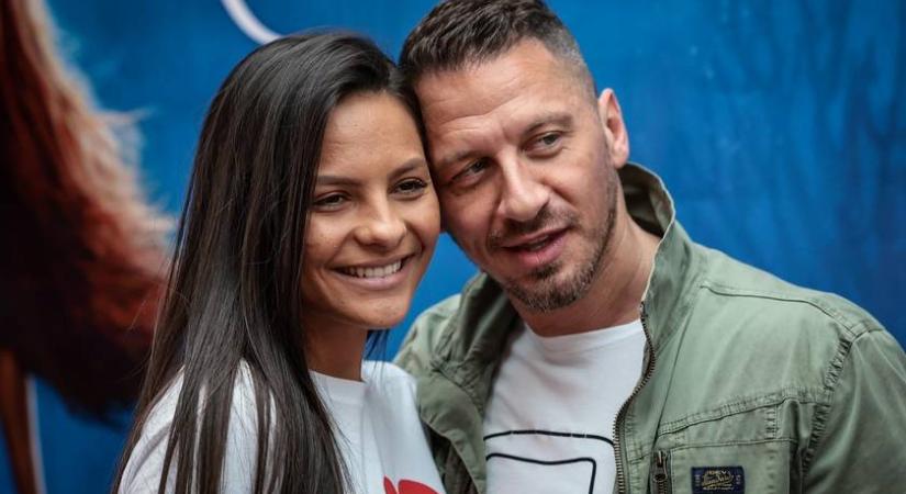 Vastag Csaba felesége fehér bikiniben bombanő: ő a legszebb sztárfeleség a kommentelők szerint