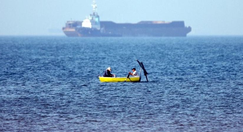 Megtört a jég: pár óra alatt több tucat tanker kelt át a Hormuzi-szoroson