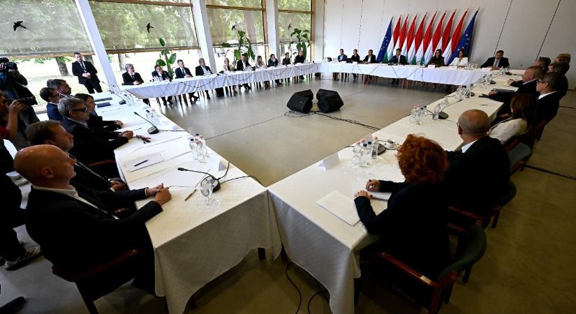 Döntött a Tisza-kormány, itt a lista, miket fognak kivizsgálni és nyilvánosságra hozni