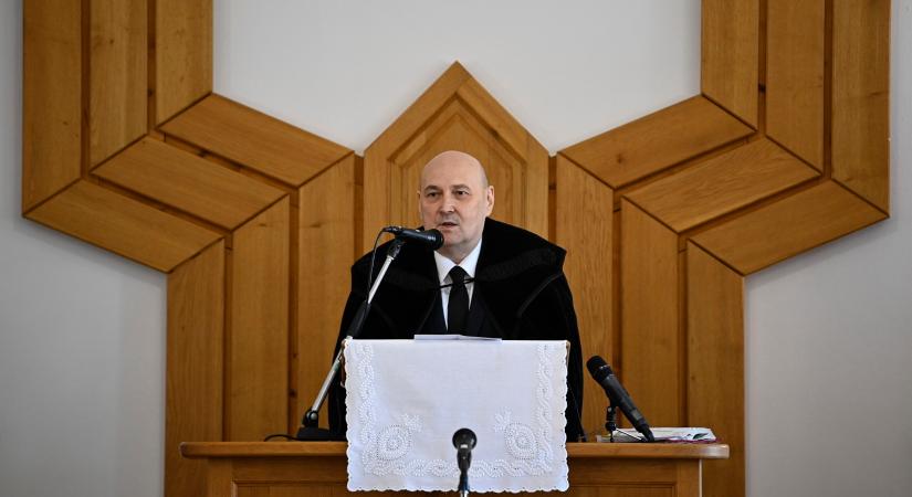Új vezetőket választ a református egyház