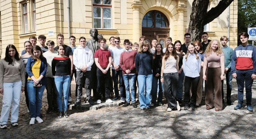 A Radnóti diákjai az idei OKTV versenyeken is elképesztő eredményeket értek el