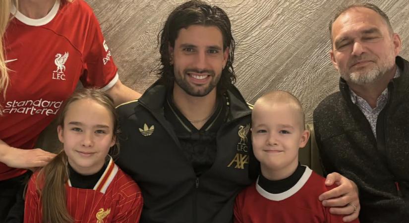 Szoboszlai súlyosan beteg magyar kisfiú álmát váltotta valóra Liverpoolban