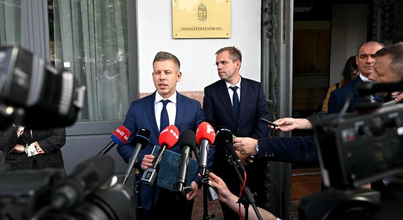 Magyar Péter nem fog fizetni, nem létezőnek tekinti azt az 1,3 ezer milliárd forintos szerződést, amelyet a Szalay-Bobrovniczky-féle HM kötött a NER egyik kedvenc cégével