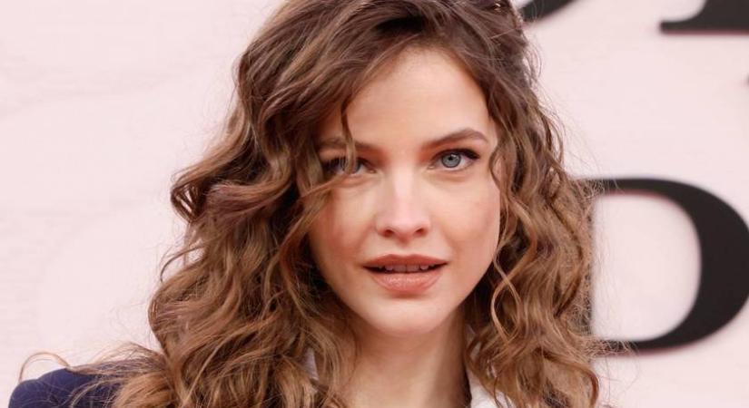 Első gyermekét várja Palvin Barbara: a Cannes-i Filmfesztiválon már hatalmas babapocakkal jelent meg