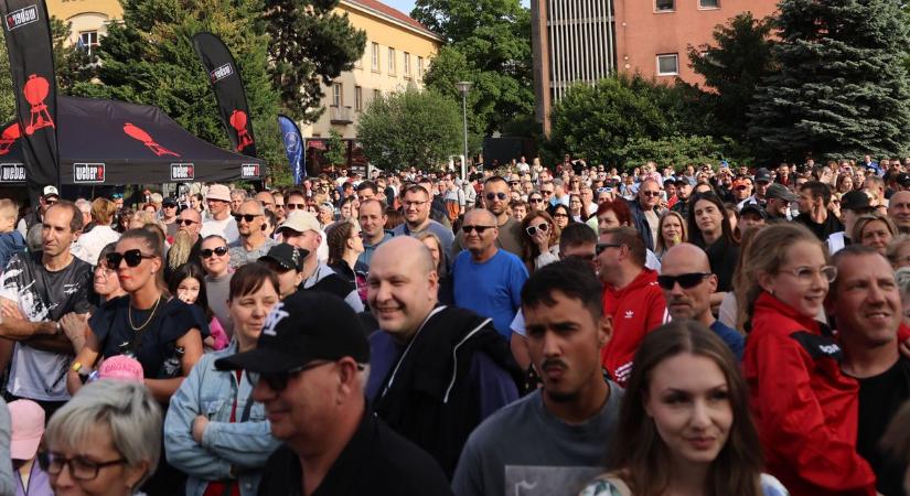 Balázsék felrobbantották a főteret, mindenki rájuk volt kíváncsi (képgaléria, videó)