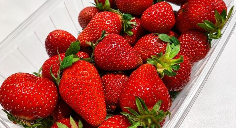 Itt a 6000 forintos eper: ennyit is elkérhetnek már Veszprémben kilójáért
