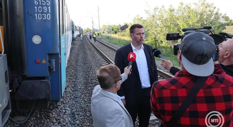 Vitézy Dávid a gyomai vonatbaleset helyszínéről jelentkezett: Részletesen beszámolt a történtekről – megdöbbentő fotók