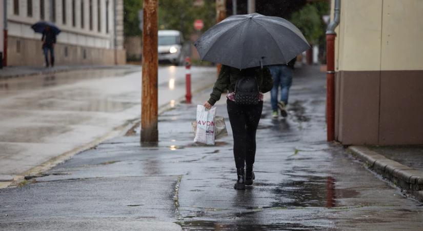 Több hullámban várhatók záporok, zivatarok a hétvégén