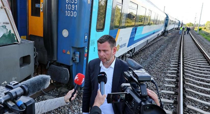 Vitézy Dávid szerint Lázár János minisztériuma megelőzhette volna a csütörtöki InterCity-kisiklást