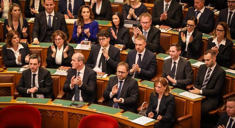 Ezeken az egyetemeken végeztek a Tisza-kormány miniszterei: a legtöbben a Corvinuson