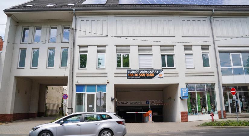 Figyelik az eladó debreceni parkolóházat