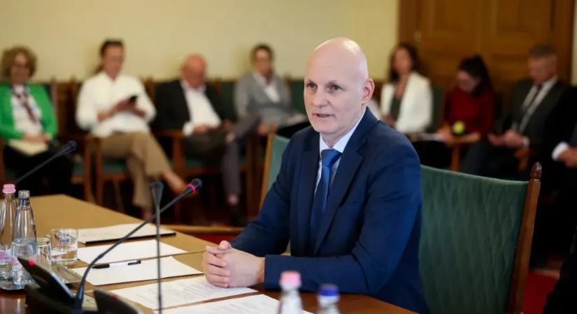 Az Akadémiai Dolgozók Fóruma egyeztetésre hívja Tanács Zoltánt a kutatóhálózat jövője miatt
