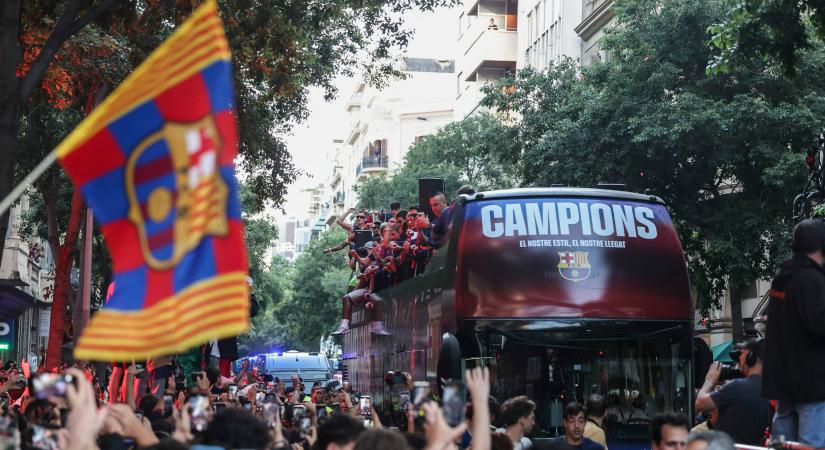 Izrael védemi minisztere beleállt a Barca ünneplő sztárjába