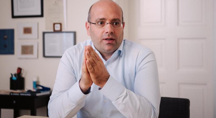 Etikai vizsgálatot kezdeményeznének az ELTE-n Mráz Ágoston Sámuel ellen, akit tudatos manipulációval vádolt több oktatótársa