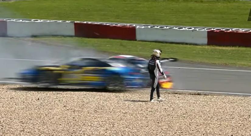 Kigyulladt egy Porsche Verstappenék versenyén, centiken múlott a tragédia – videó