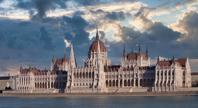 Megszűnt Magyarországon a háborús veszélyhelyzet