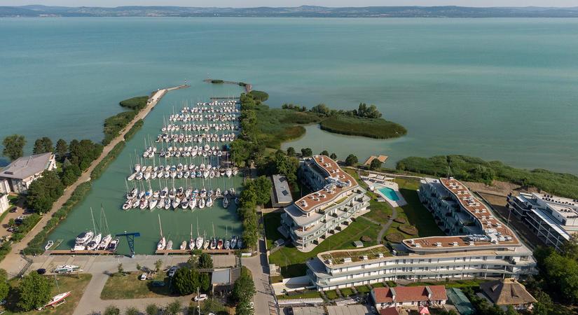 Társasház a Balaton partján – Szemesbay Resort