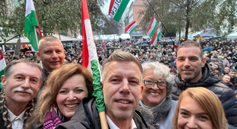 Háromszor annyian szavaznának most a Tiszára, mint a Fideszre