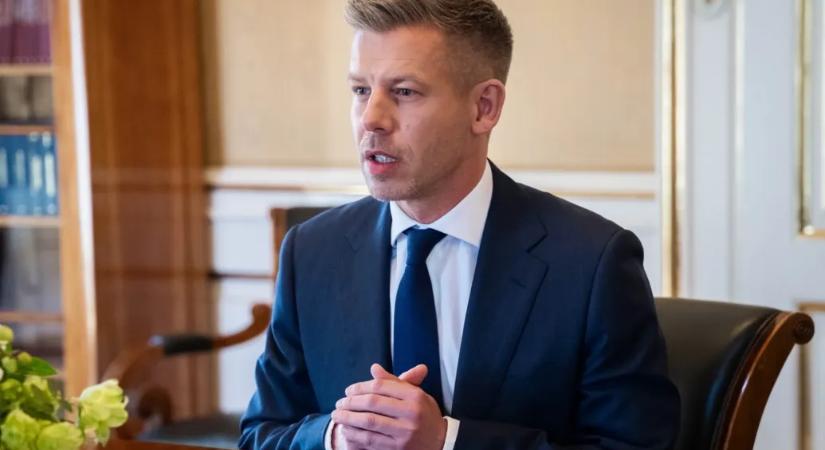 Magyar Péter kirakta a videót az átadás-átvételről, beolvasott a korábbi kormánytagoknak