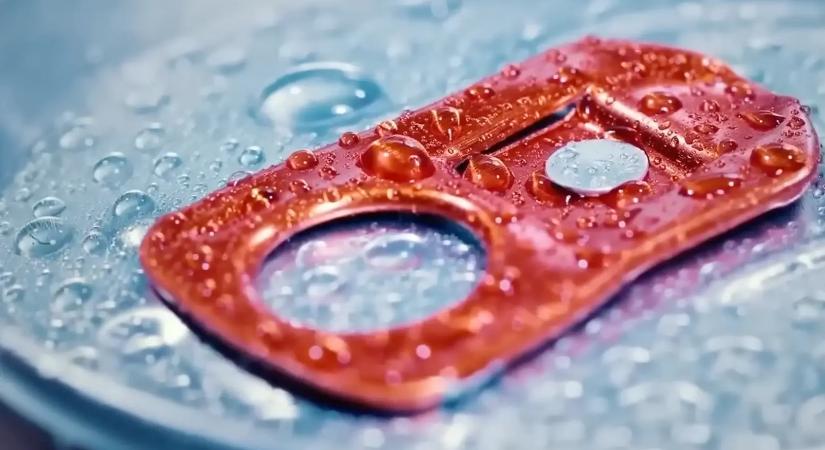 Csak kevesen tudják, ezért van lyuk az üdítők dobozának nyitóján