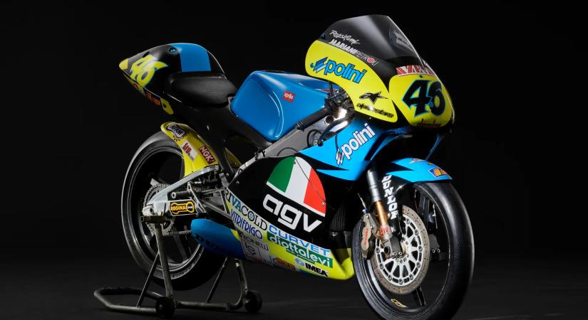 Valentino Rossi első győztes GP-motorja kalapács alá kerül – akár 150 ezer eurót is érhet az Aprilia RS125R